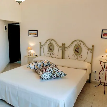 Sui Tetti Del Borgo Antico Apartment *