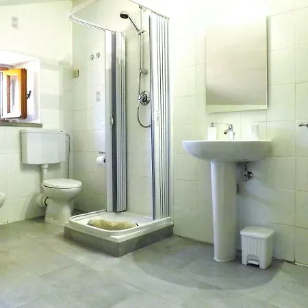 Sui Tetti Del Borgo Antico * سوفيريتو