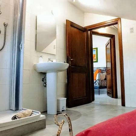 Sui Tetti Del Borgo Antico